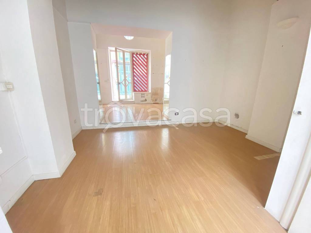 negozio in vendita a Caserta in zona Centro Città