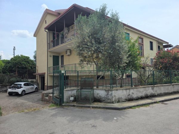 appartamento in vendita a Caserta in zona Acquaviva