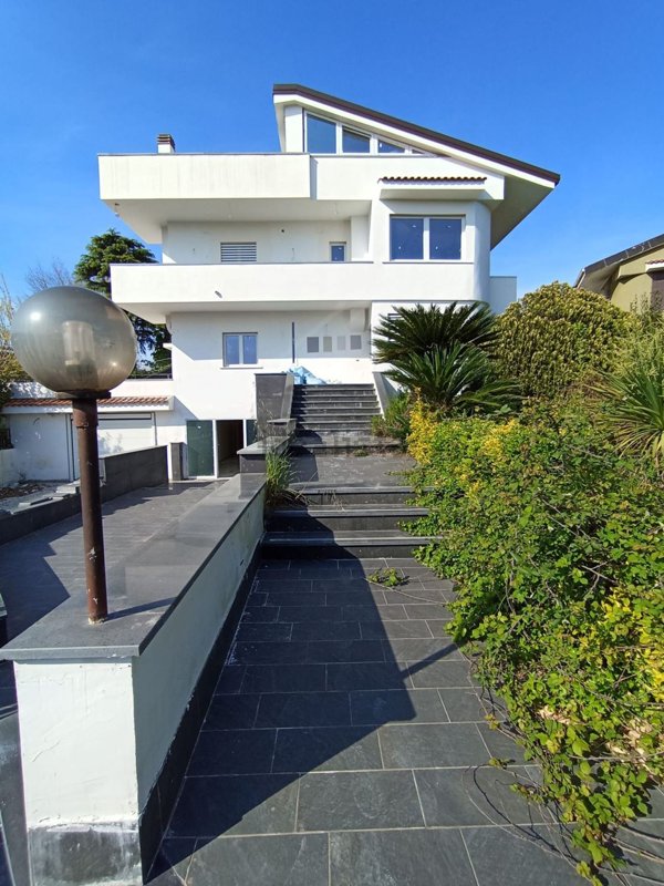 casa indipendente in vendita a Caserta
