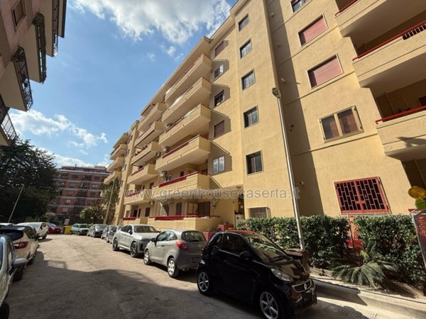 appartamento in vendita a Caserta in zona Acquaviva