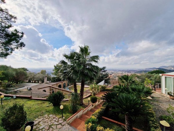casa indipendente in vendita a Caserta
