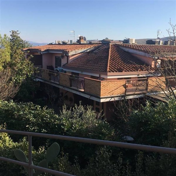 casa indipendente in vendita a Caserta in zona Santa Barbara / Tuoro