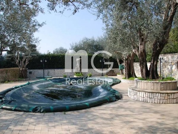 casa indipendente in vendita a Caserta in zona Santa Barbara / Tuoro