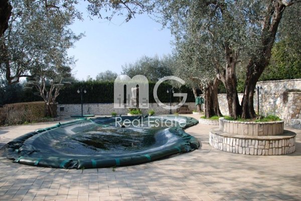 casa indipendente in vendita a Caserta in zona Santa Barbara / Tuoro