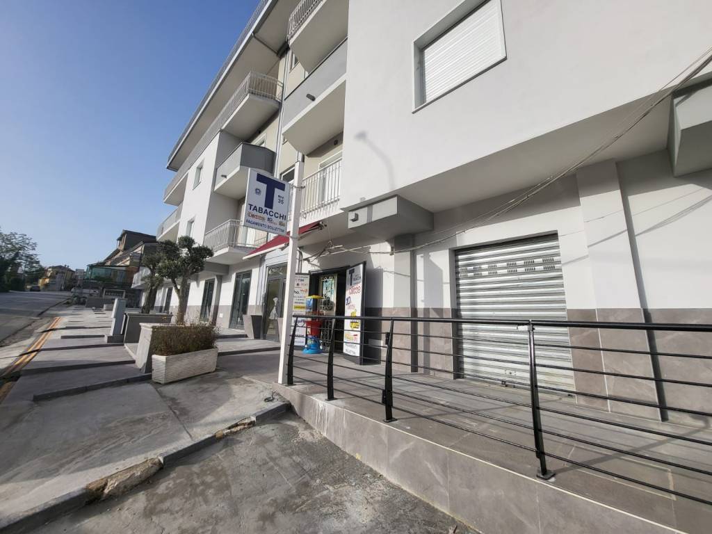 negozio in vendita a Caserta in zona San Leucio