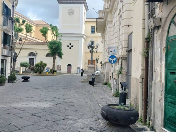 negozio in vendita a Caserta in zona Centro Città