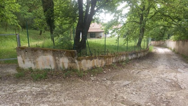 casa indipendente in vendita a Caserta in zona Casertavecchia