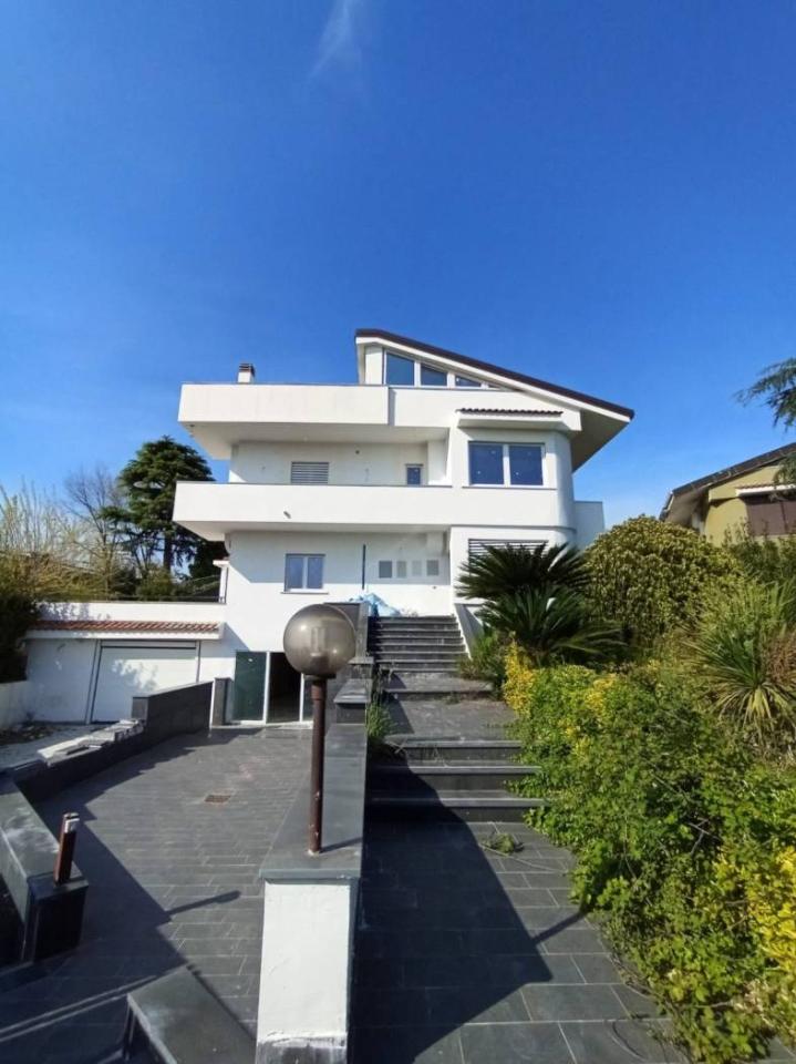 casa indipendente in vendita a Caserta in zona San Clemente