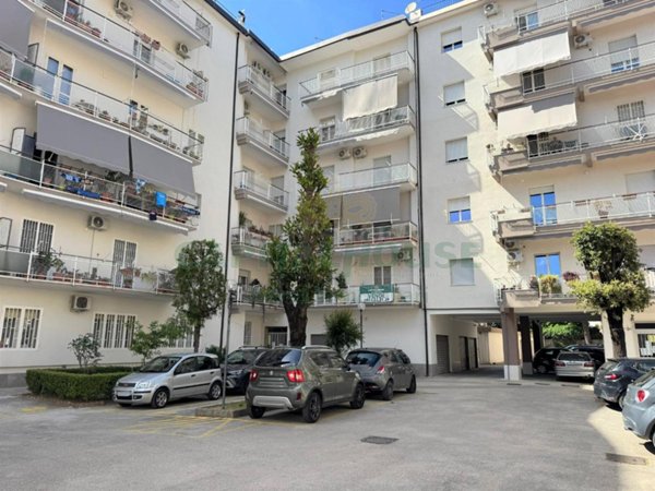 appartamento in vendita a Caserta in zona Acquaviva