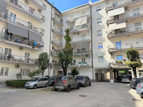 appartamento in vendita a Caserta in zona Acquaviva