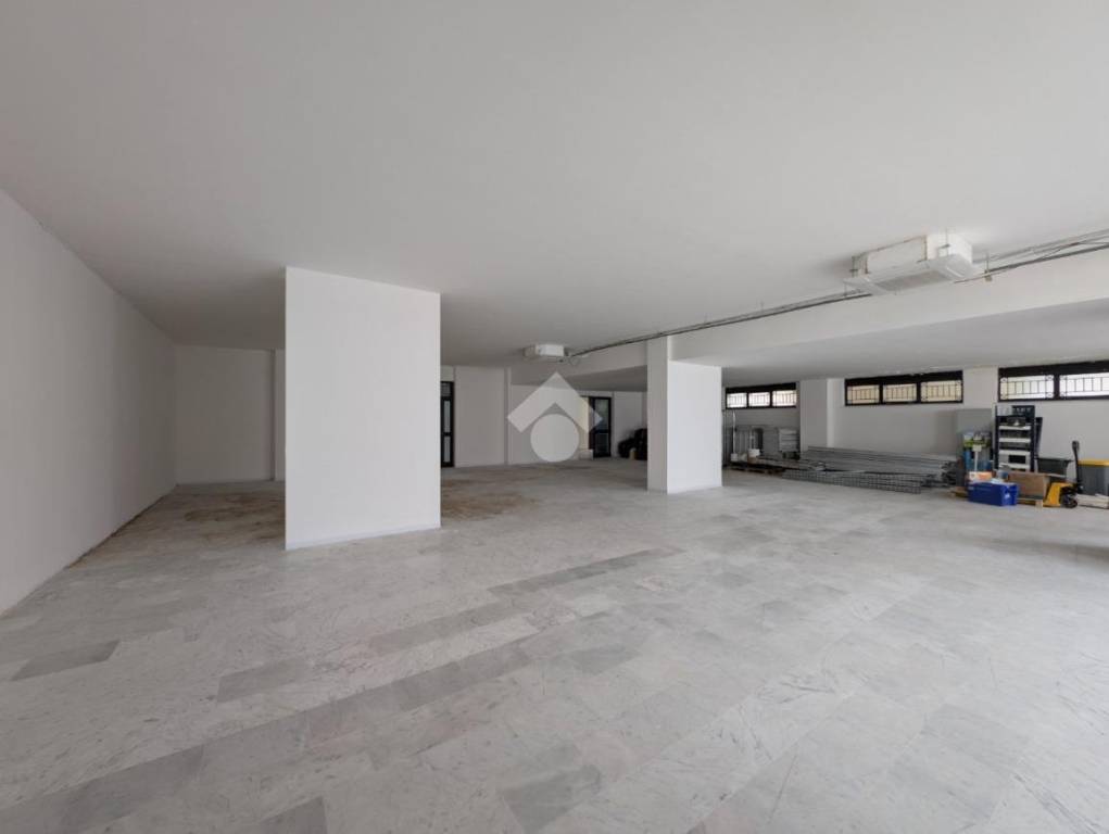 ufficio in vendita a Caserta in zona Falciano