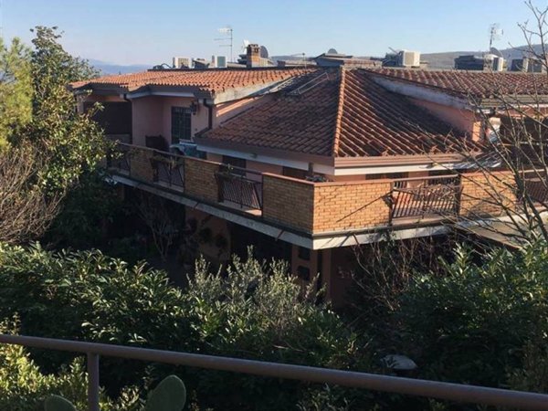casa indipendente in vendita a Caserta in zona Casertavecchia