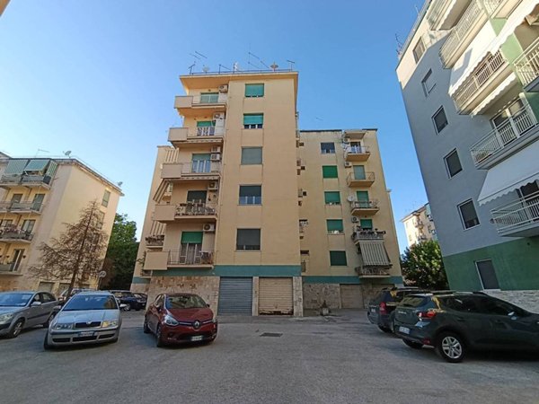 appartamento in vendita a Caserta in zona Acquaviva
