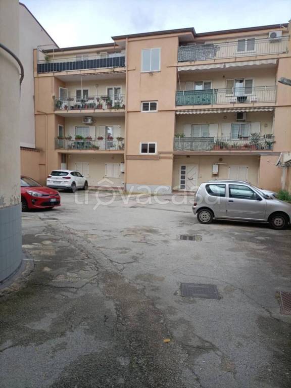 appartamento in vendita a Caserta in zona Falciano