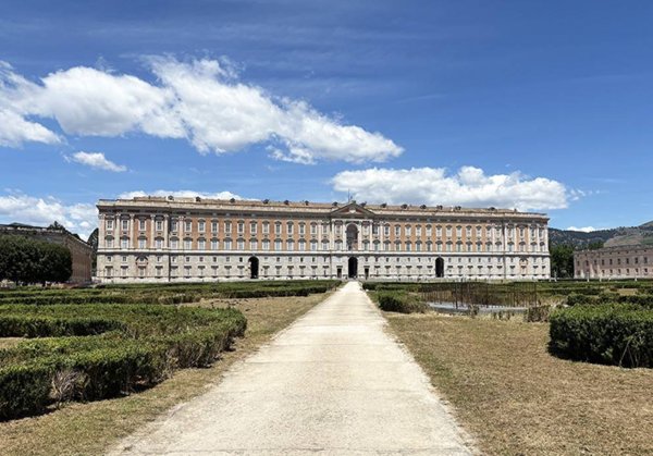 casa indipendente in vendita a Caserta in zona Briano