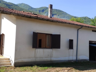 casa indipendente in vendita a Caserta