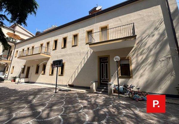 casa indipendente in vendita a Caserta in zona Centro Città