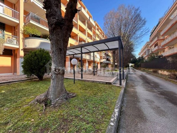 appartamento in vendita a Caserta in zona Acquaviva