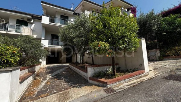 casa indipendente in vendita a Caserta in zona Santa Barbara / Tuoro