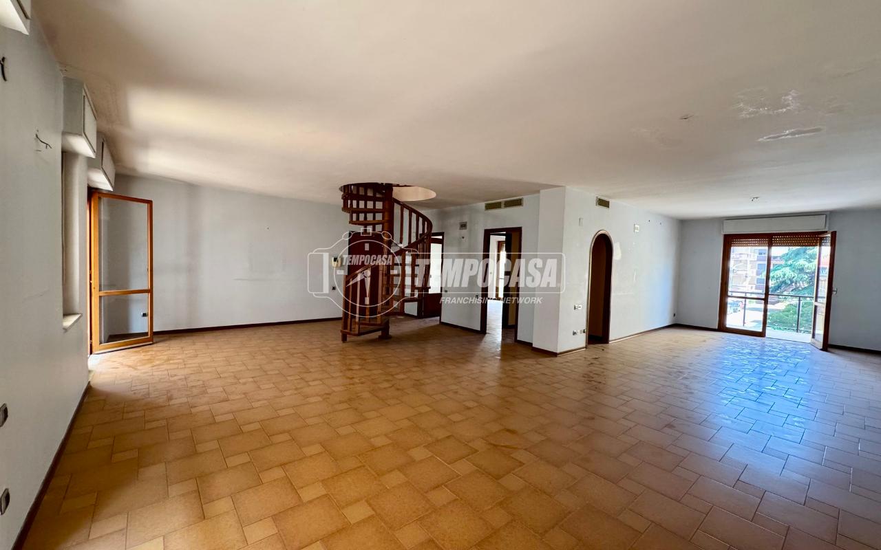 appartamento in vendita a Caserta in zona San Clemente
