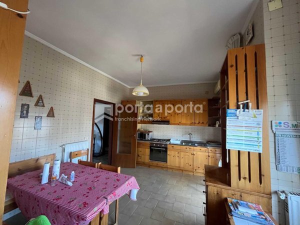 appartamento in vendita a Caserta in zona Acquaviva