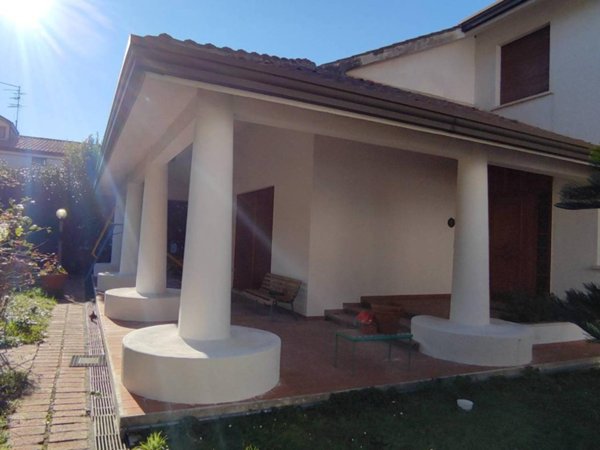 casa indipendente in vendita a Caserta in zona Puccianiello