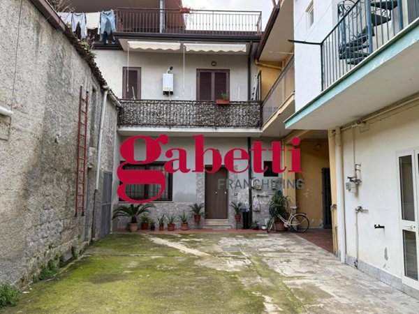 appartamento in vendita a Caserta in zona Acquaviva