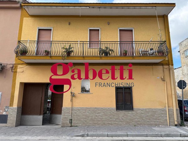 appartamento in vendita a Caserta in zona Acquaviva