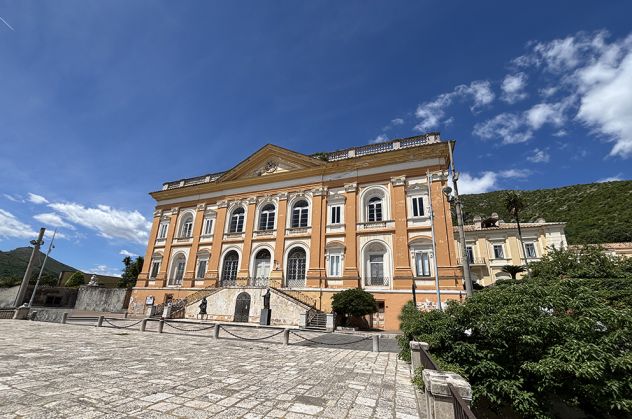 casa indipendente in vendita a Caserta in zona San Leucio