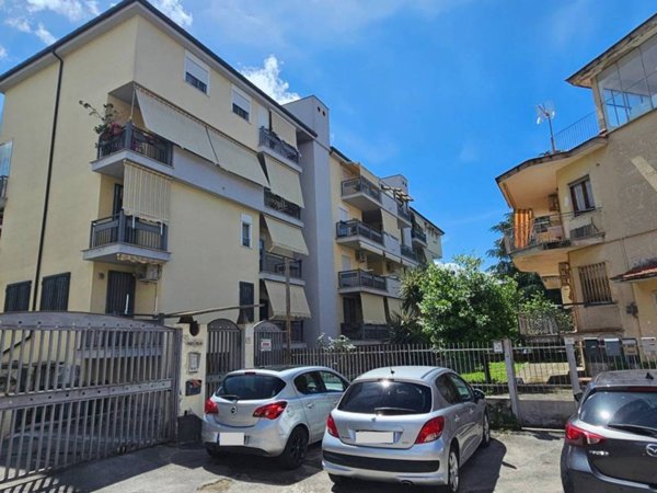 appartamento in vendita a Caserta in zona Centurano/Cerasole