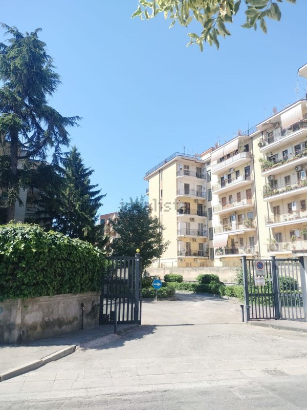 appartamento in vendita a Caserta in zona Acquaviva