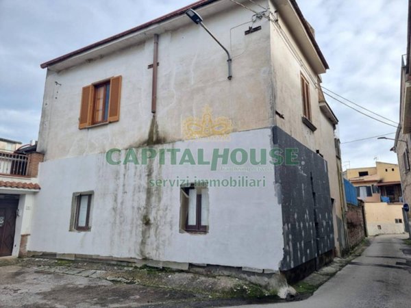 casa indipendente in vendita a Caserta in zona Acquaviva