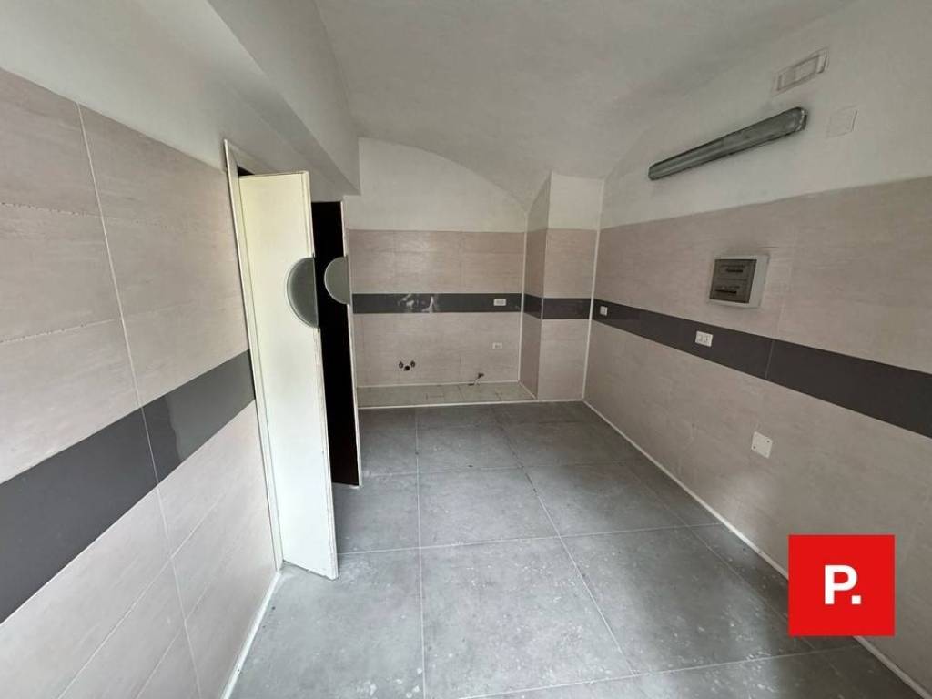 negozio in vendita a Caserta in zona Centro Città