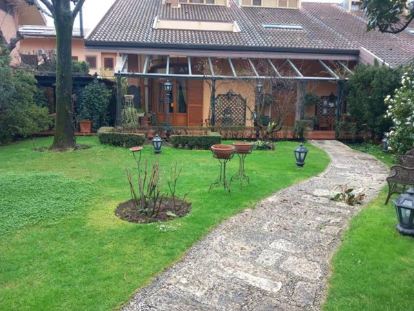 casa indipendente in vendita a Caserta