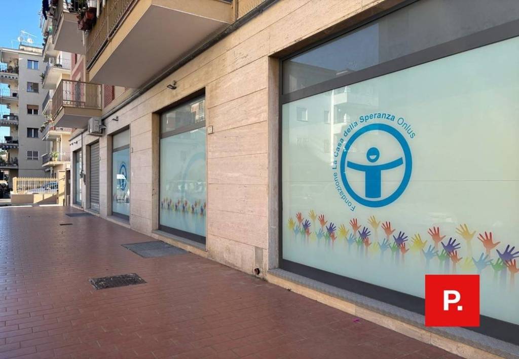 negozio in vendita a Caserta