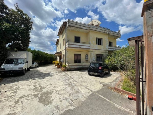 casa indipendente in vendita a Caserta