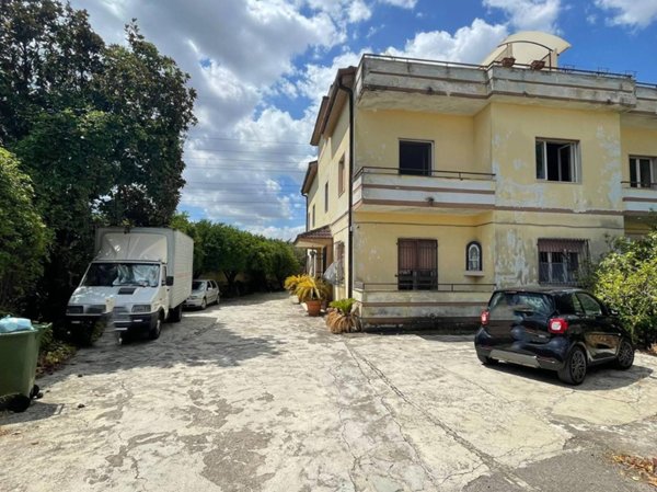 casa indipendente in vendita a Caserta in zona Acquaviva