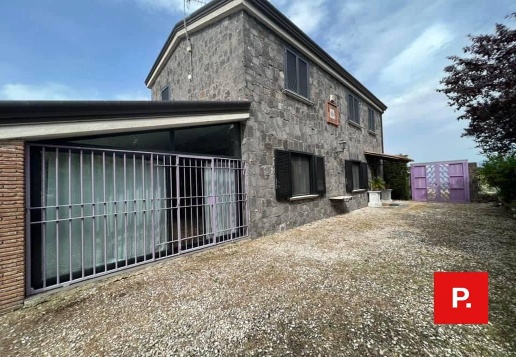 casa indipendente in vendita a Caserta