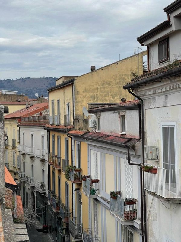 appartamento in vendita a Caserta in zona Acquaviva