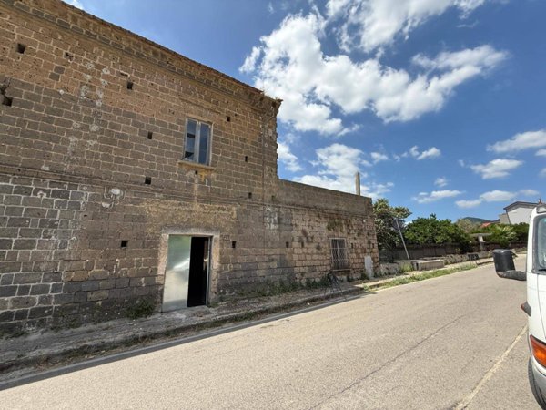 casa indipendente in vendita a Caserta in zona Centro Città