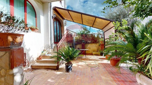 casa indipendente in vendita a Caserta in zona Puccianiello