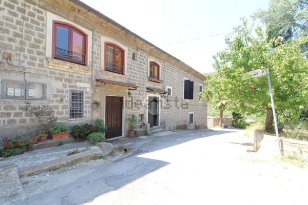 casa indipendente in vendita a Caserta in zona Vaccheria