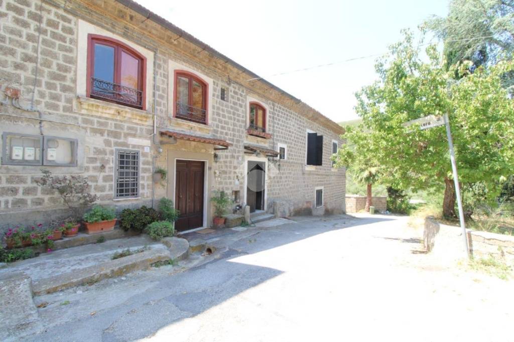 casa indipendente in vendita a Caserta in zona Briano