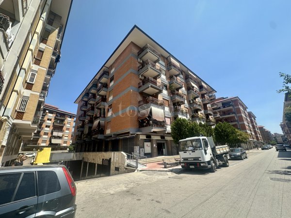 appartamento in vendita a Caserta in zona Acquaviva