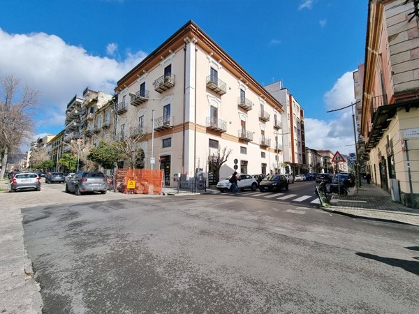 negozio in vendita a Caserta