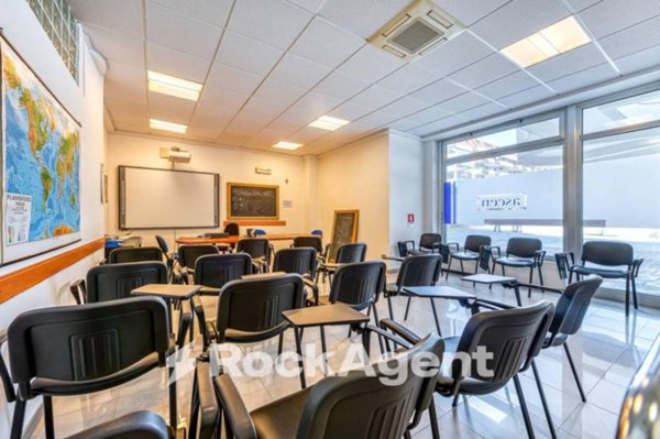 ufficio in vendita a Caserta in zona Centro Città