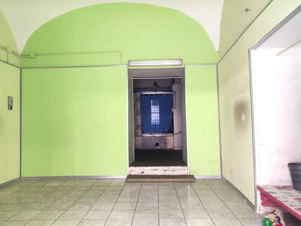 negozio in vendita a Caserta in zona Acquaviva