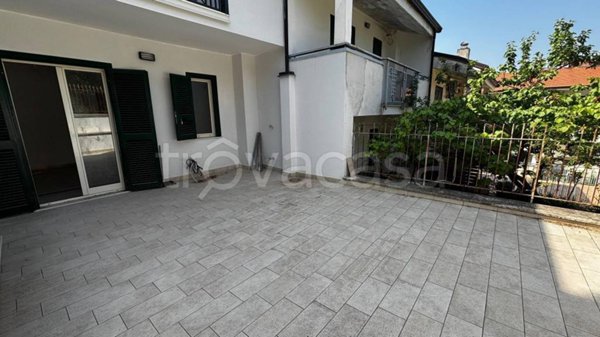 casa indipendente in vendita a Caserta in zona Santa Barbara / Tuoro