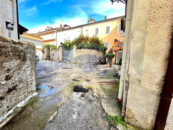 casa indipendente in vendita a Caserta in zona San Leucio