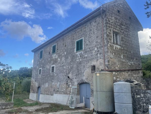 casa indipendente in vendita a Caserta in zona Casola